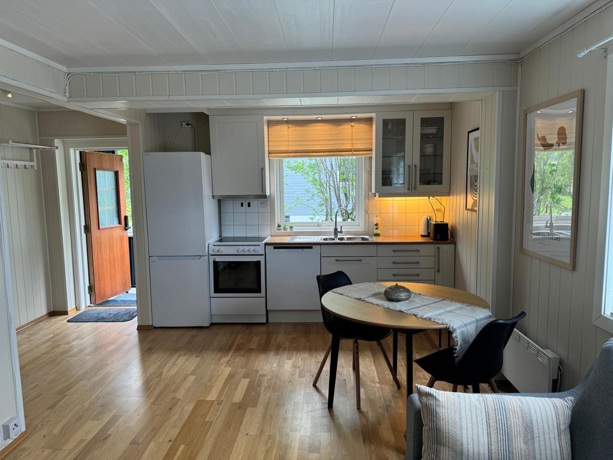 Walo Apartments Tromsdalen - Close To Cable Car And Arctic Cathedral, 10 Min By Bus To City Centre, Free Parking 特罗姆瑟 外观 照片